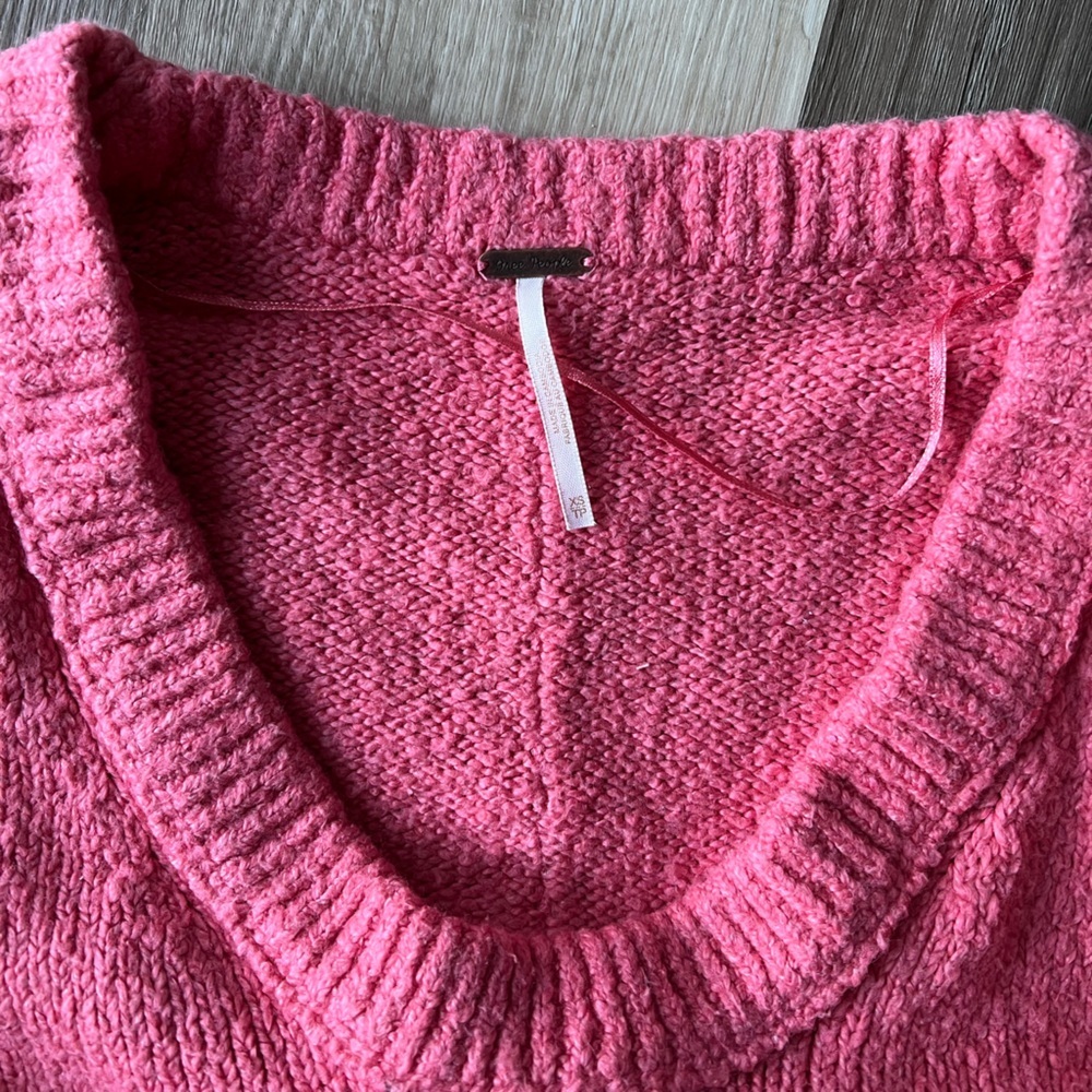 Free People Coral Pink V-Neck Oversized Sweater - Picture 6 of 13